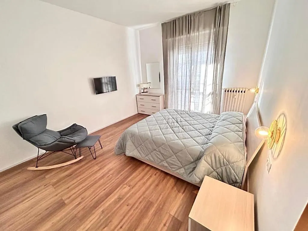 דירה מונצה Soleo Guesthouse איטליה